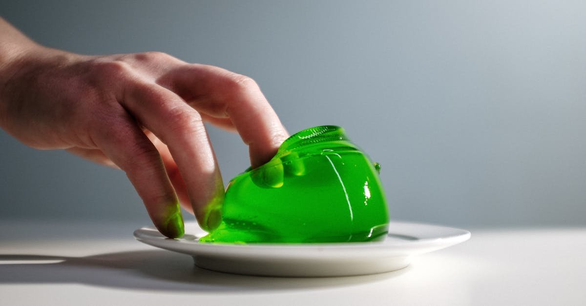 découvrez notre délicieuse gelée de coings, un délice fruité et sucré qui rappelle le goût authentique des fruits de saison. parfaite pour accompagner vos tartines, fromages ou comme ingrédient dans vos desserts, cette gelée maison est un incontournable de votre cuisine.