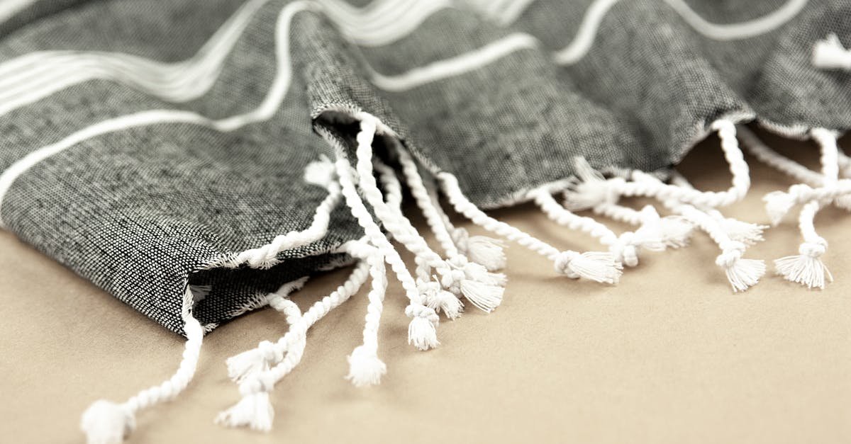 découvrez les foutas, ces magnifiques serviettes en coton à motifs, idéales pour la plage, la piscine ou un moment de détente à la maison. légères, absorbantes et stylées, elles sont parfaites pour ajouter une touche d'élégance à vos escapades estivales.